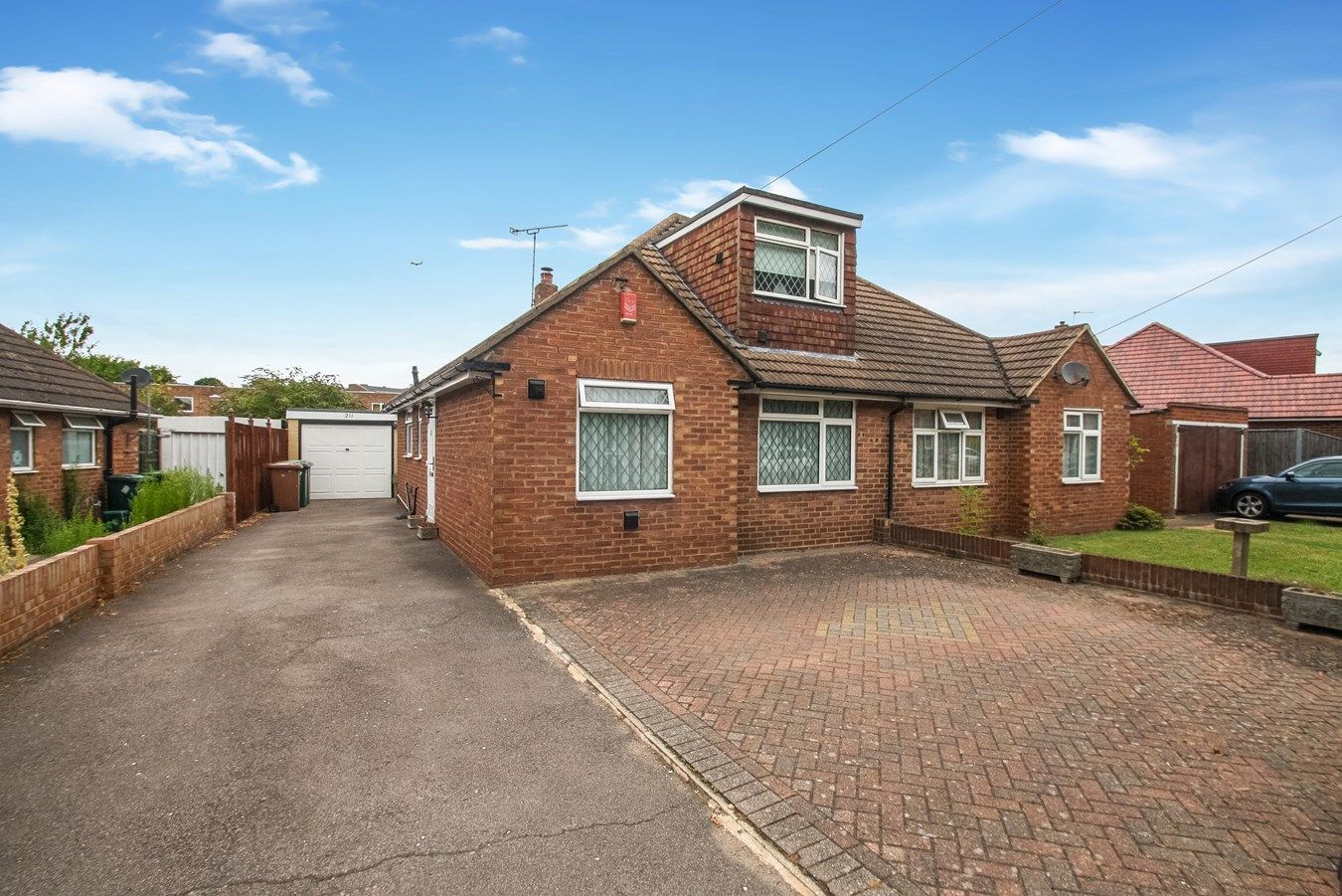 4 bed semidetached house for sale in Clare Road, StainesUponThames