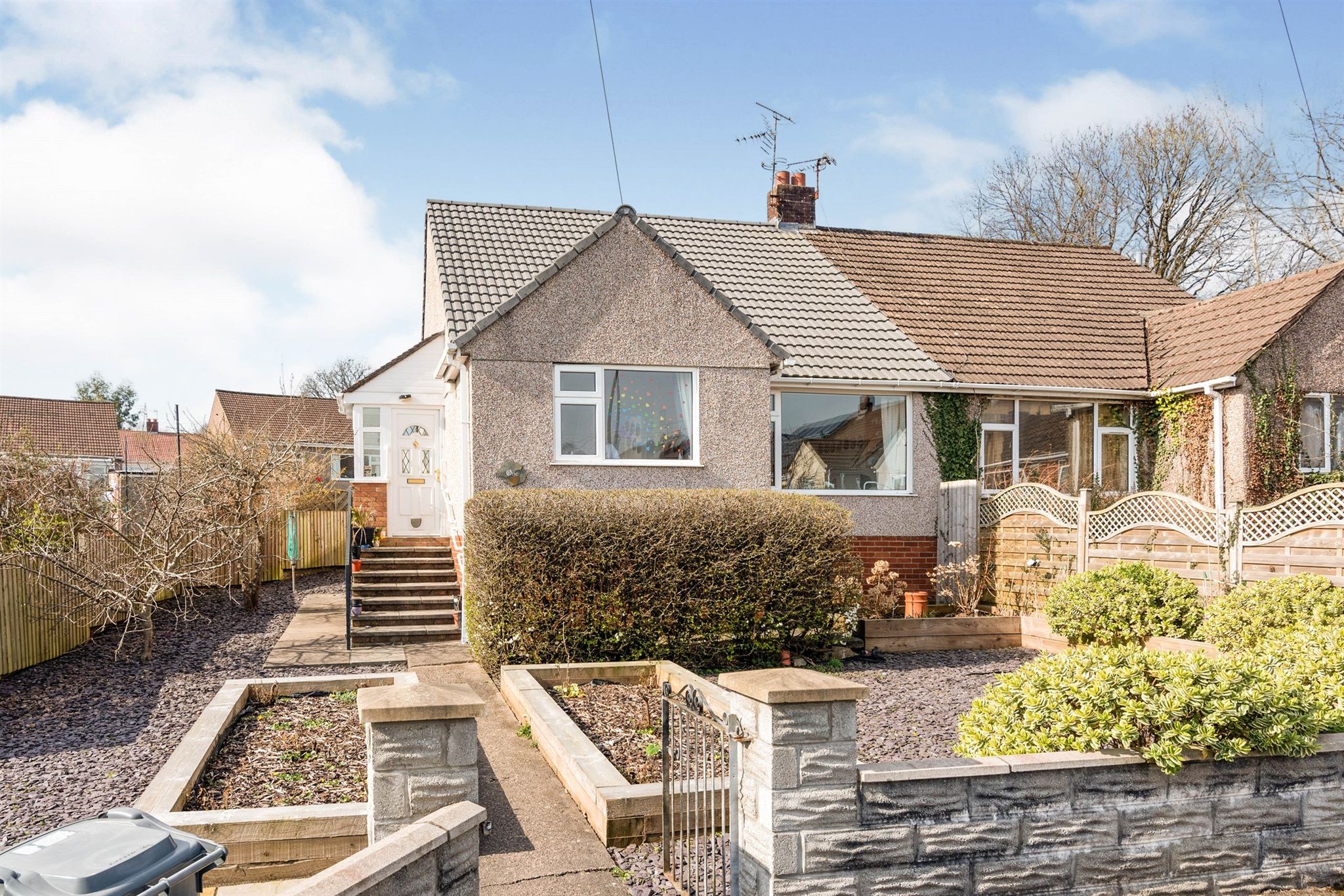 2 bed semidetached bungalow for sale in ClosYGraig, Rhiwbina