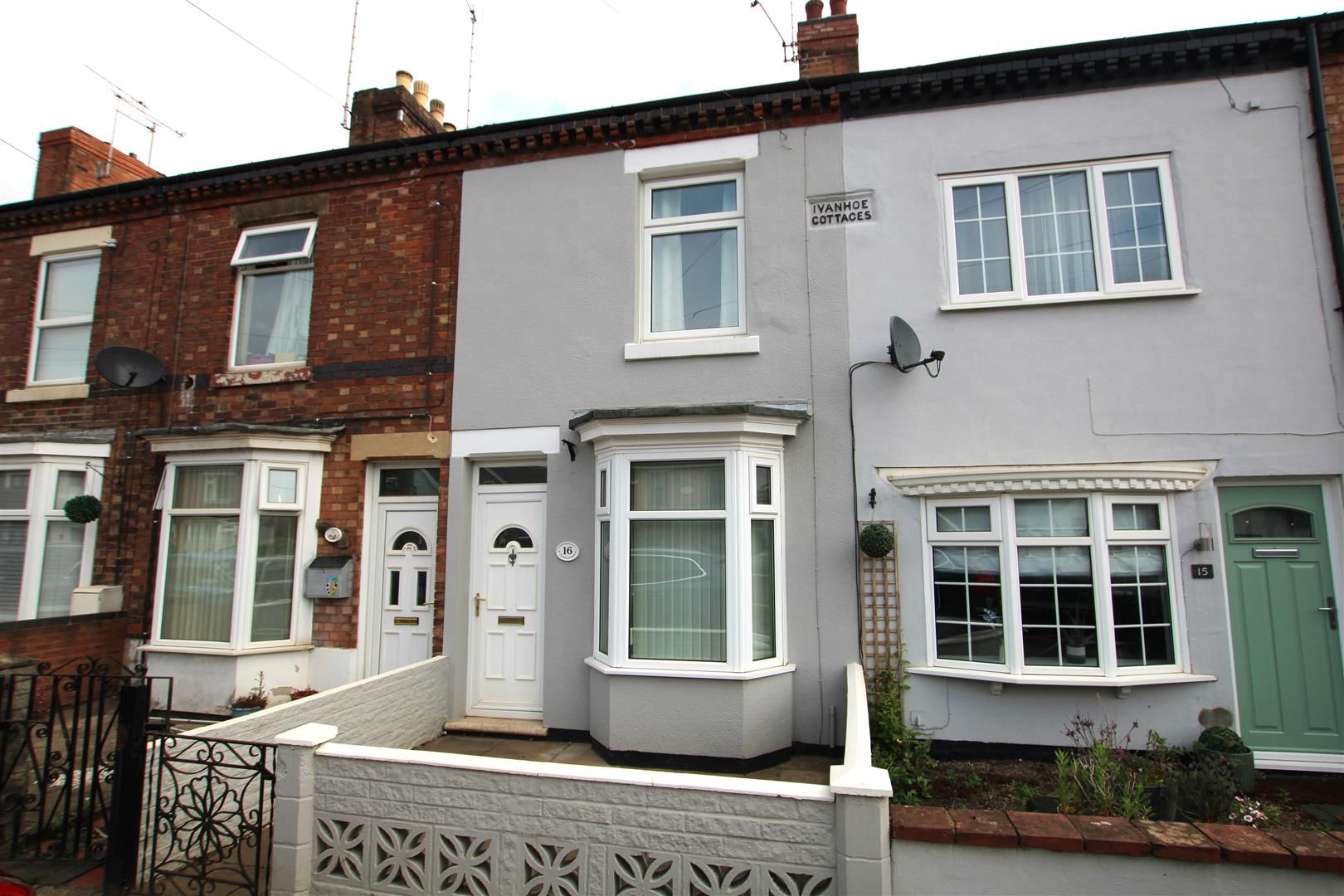 3 bed terraced house for sale in Forest Road, BurtonOnTrent DE13 Zoopla