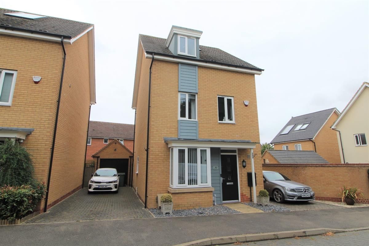 4 bed detached house for sale in Wilkinson Crescent, Wolverton, Milton