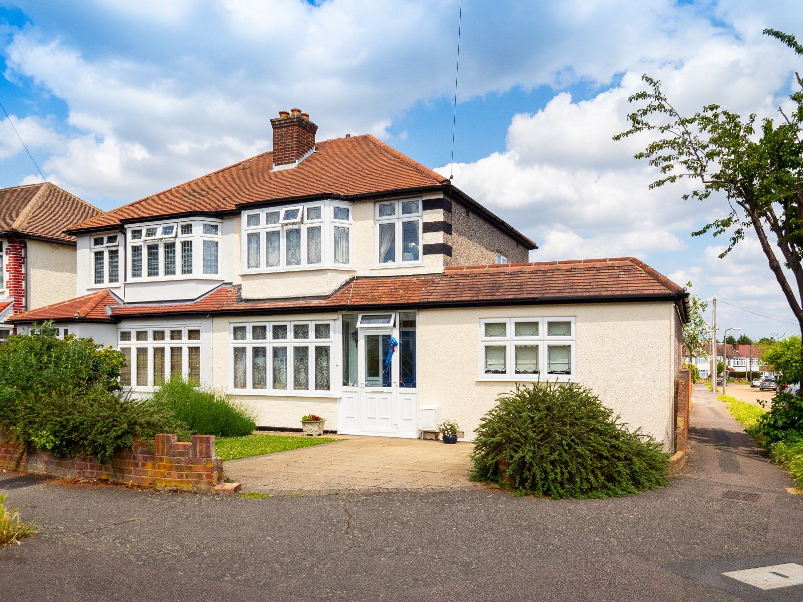 5 bed semidetached house for sale in Marlow Drive, Cheam, Sutton