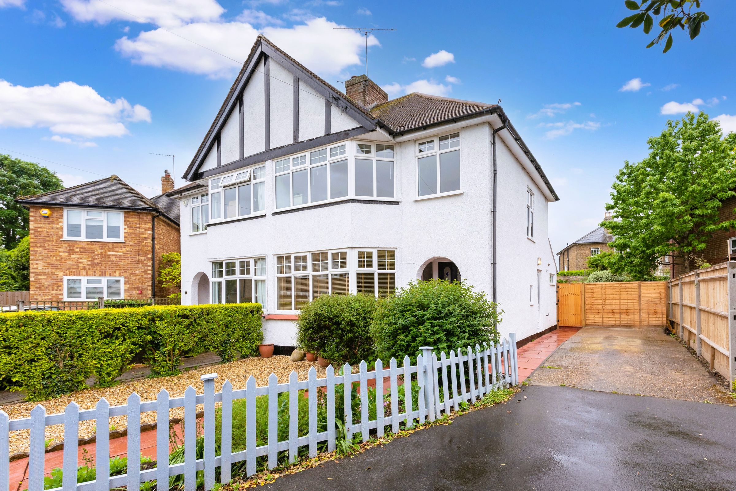 3 bed semidetached house for sale in Nelson Road, Hatch Lane, Windsor