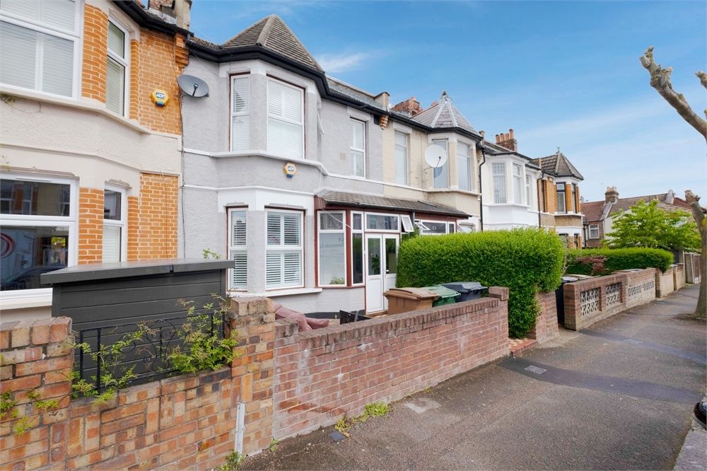 5 bed terraced house for sale in Liverpool Road, London E10 Zoopla