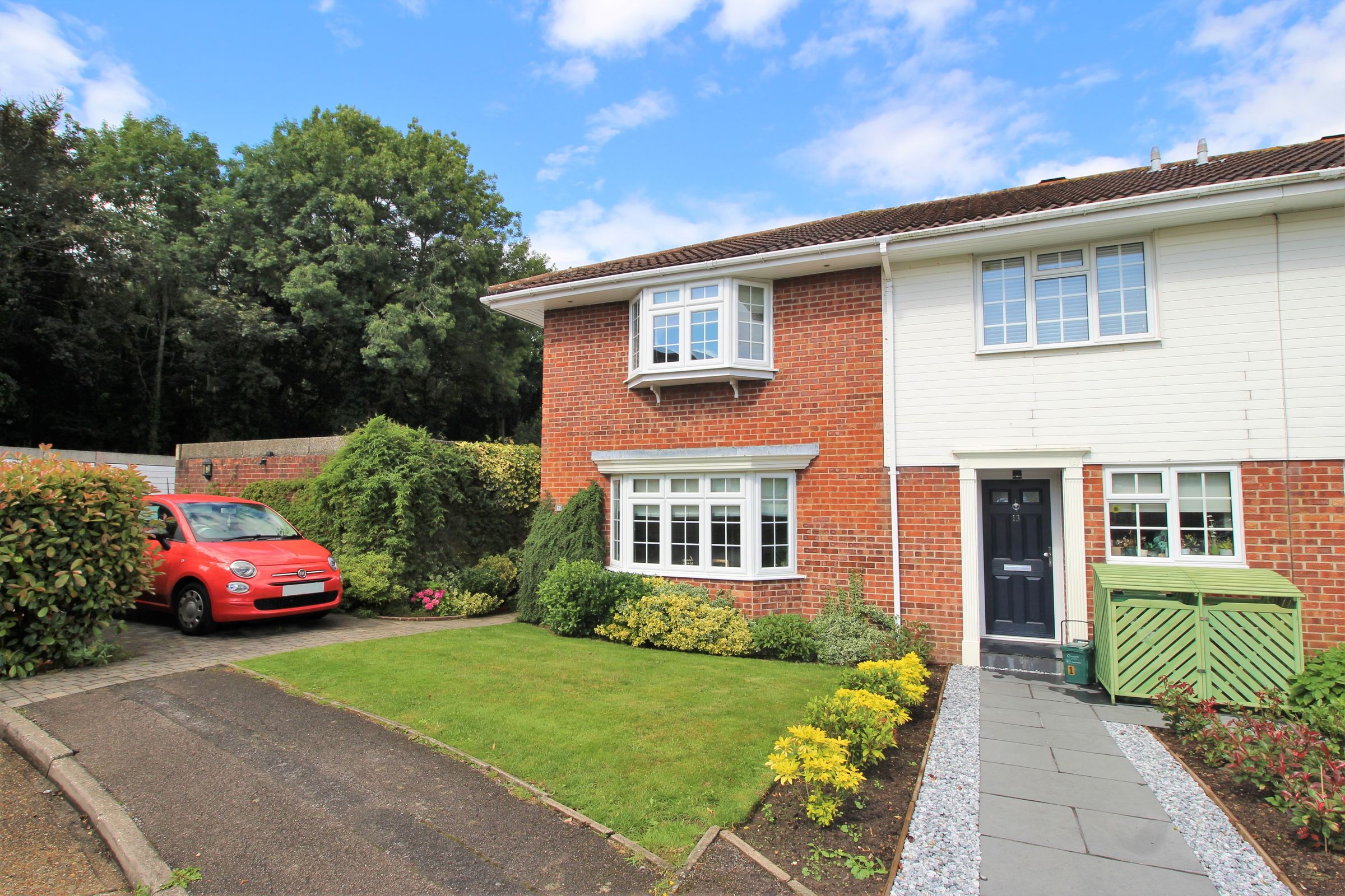 Shelton Close, Guildford GU2  