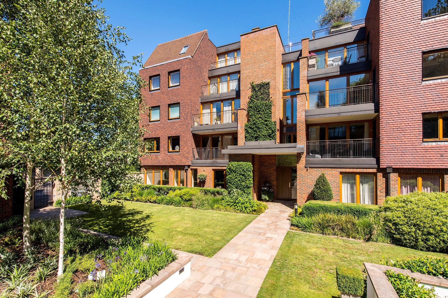 Maple Court, The Woods, The Bishops Avenue, London N2  