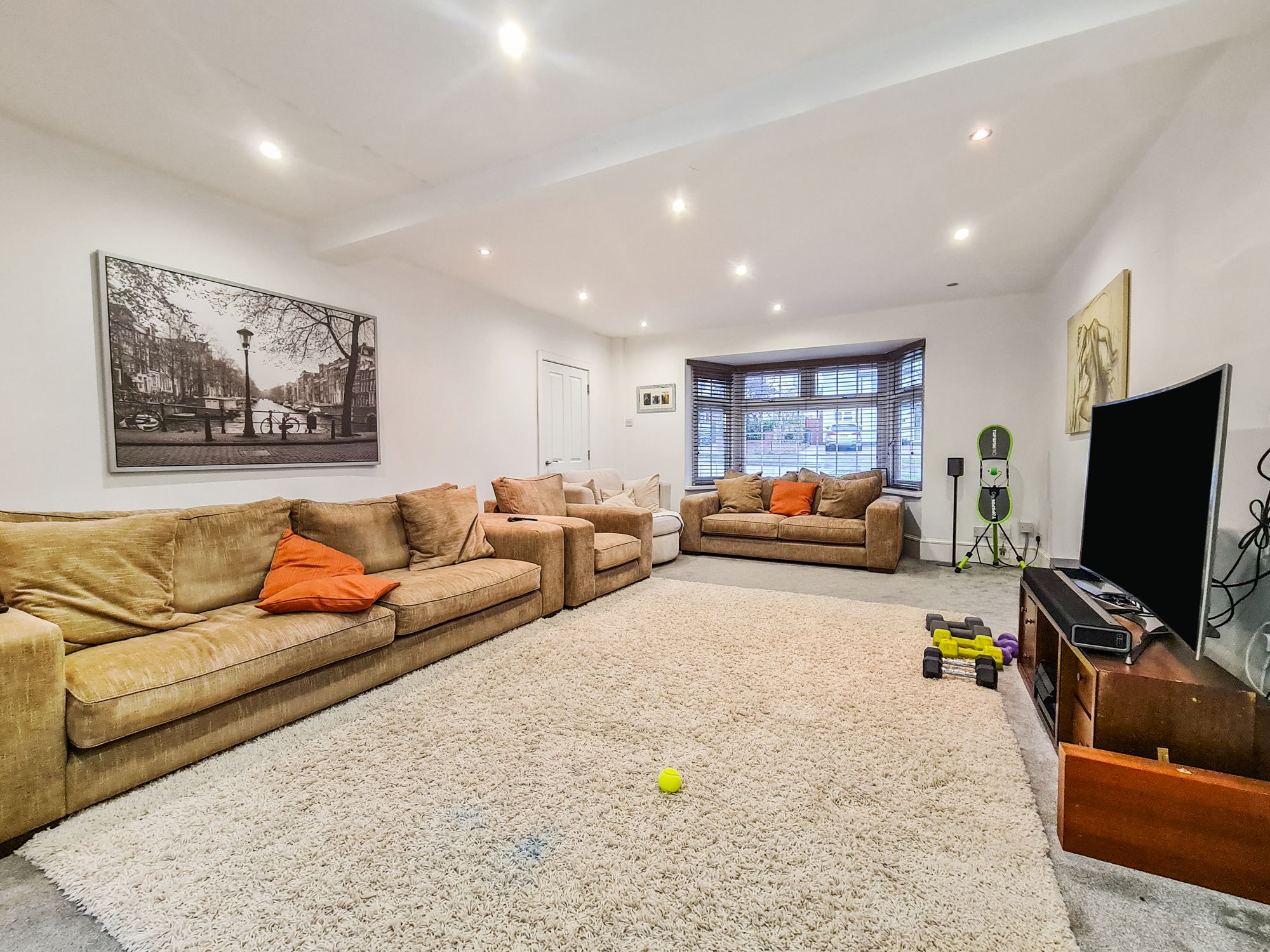 3 bed semidetached house to rent in Loughton Way, Buckhurst Hill IG9