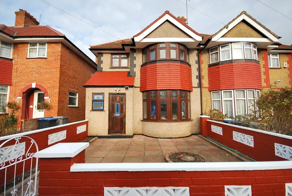 4 bed semidetached house to rent in Medway Gardens, Wembley, Middlesex