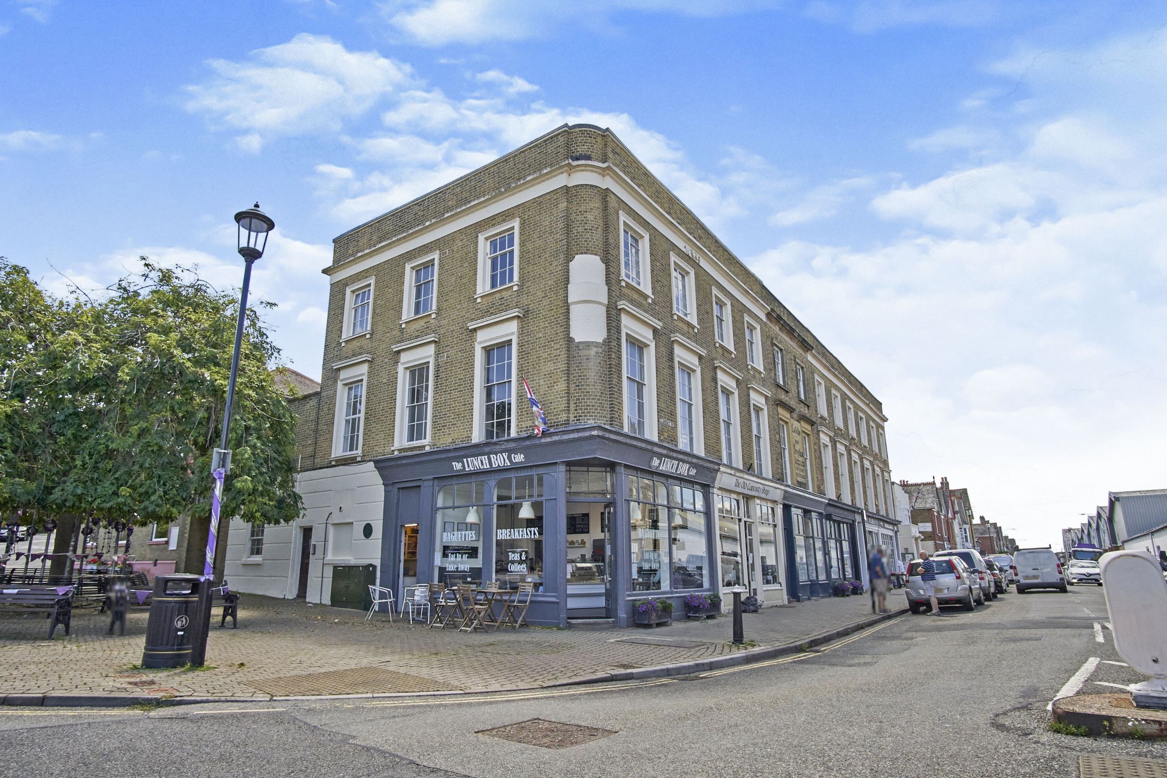 2 bed flat for sale in Clarence Road, East Cowes PO32 Zoopla