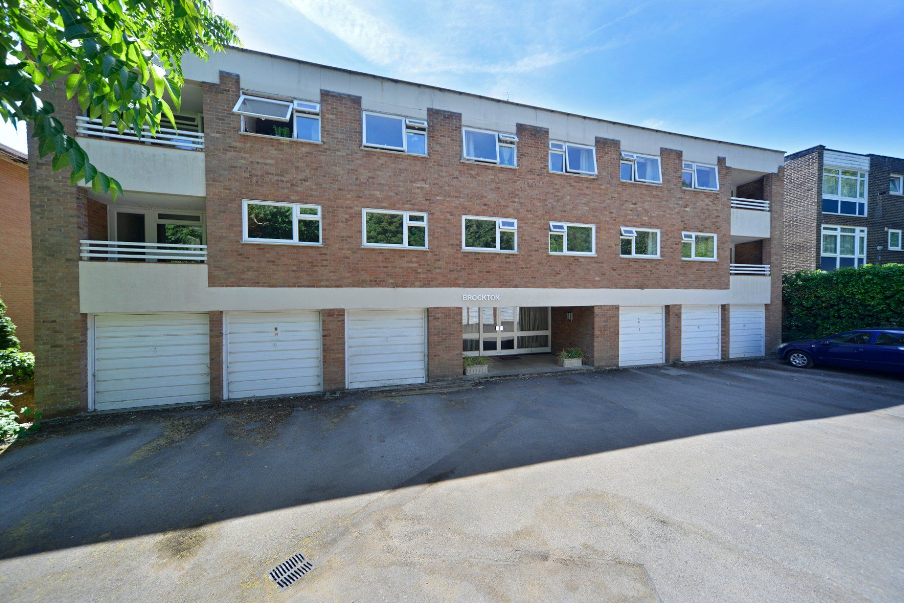 2 bed flat for sale in Filmer Grove, Godalming, Surrey GU7 Zoopla