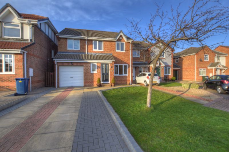4 bed semidetached house for sale in Castlewood Close, West Denton, Newcastle Upon Tyne NE5