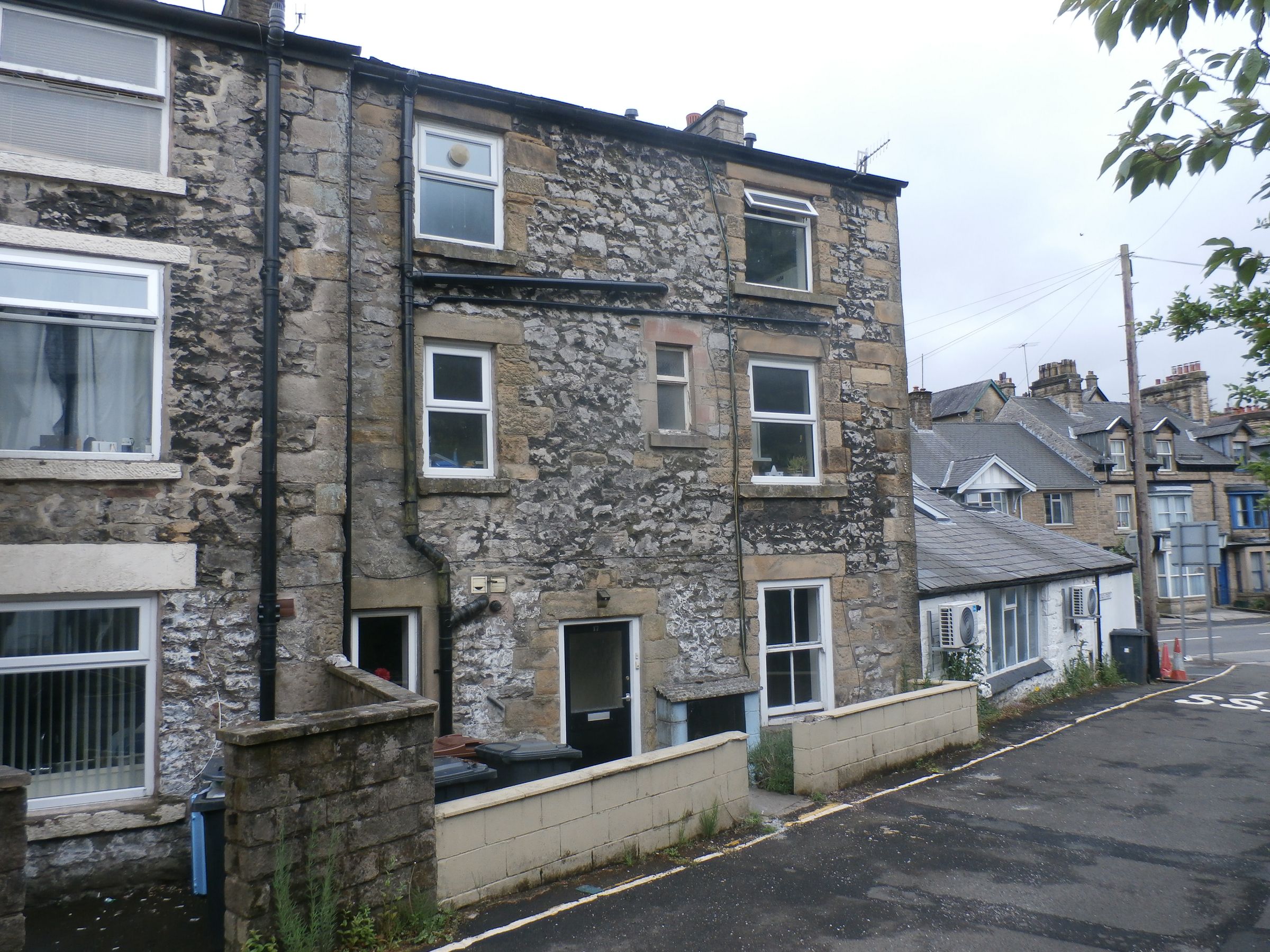 2 bed flat to rent in Church Street, Buxton SK17 Zoopla