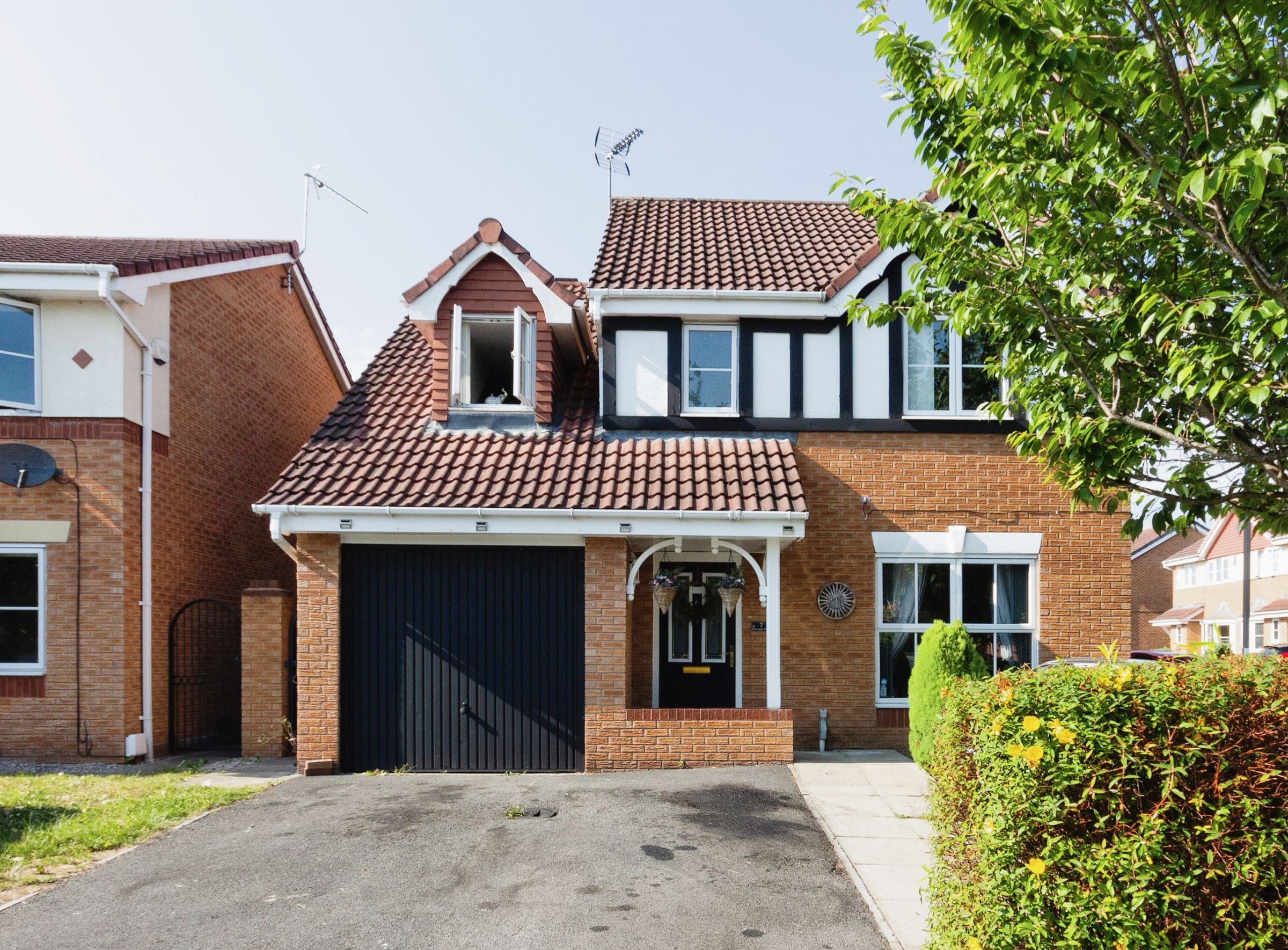 4 bed detached house for sale in Newquay Drive, Wrexham LL13 Zoopla