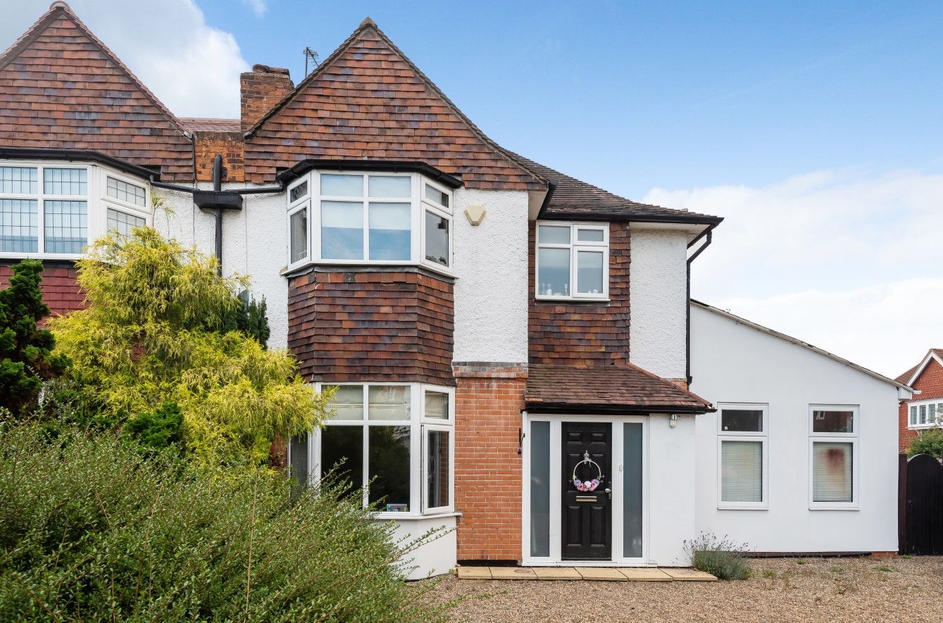 4 bed semidetached house for sale in Southborough Road, Bickley