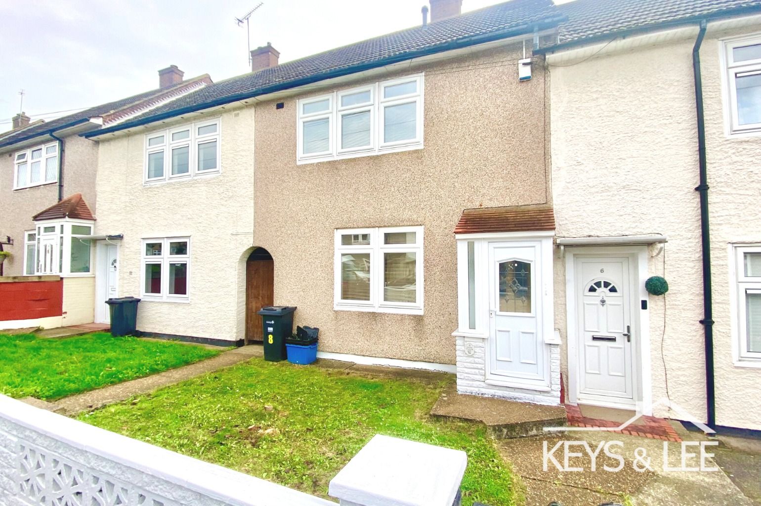 2 bed terraced house to rent in Holt Way, Chigwell IG7 Zoopla
