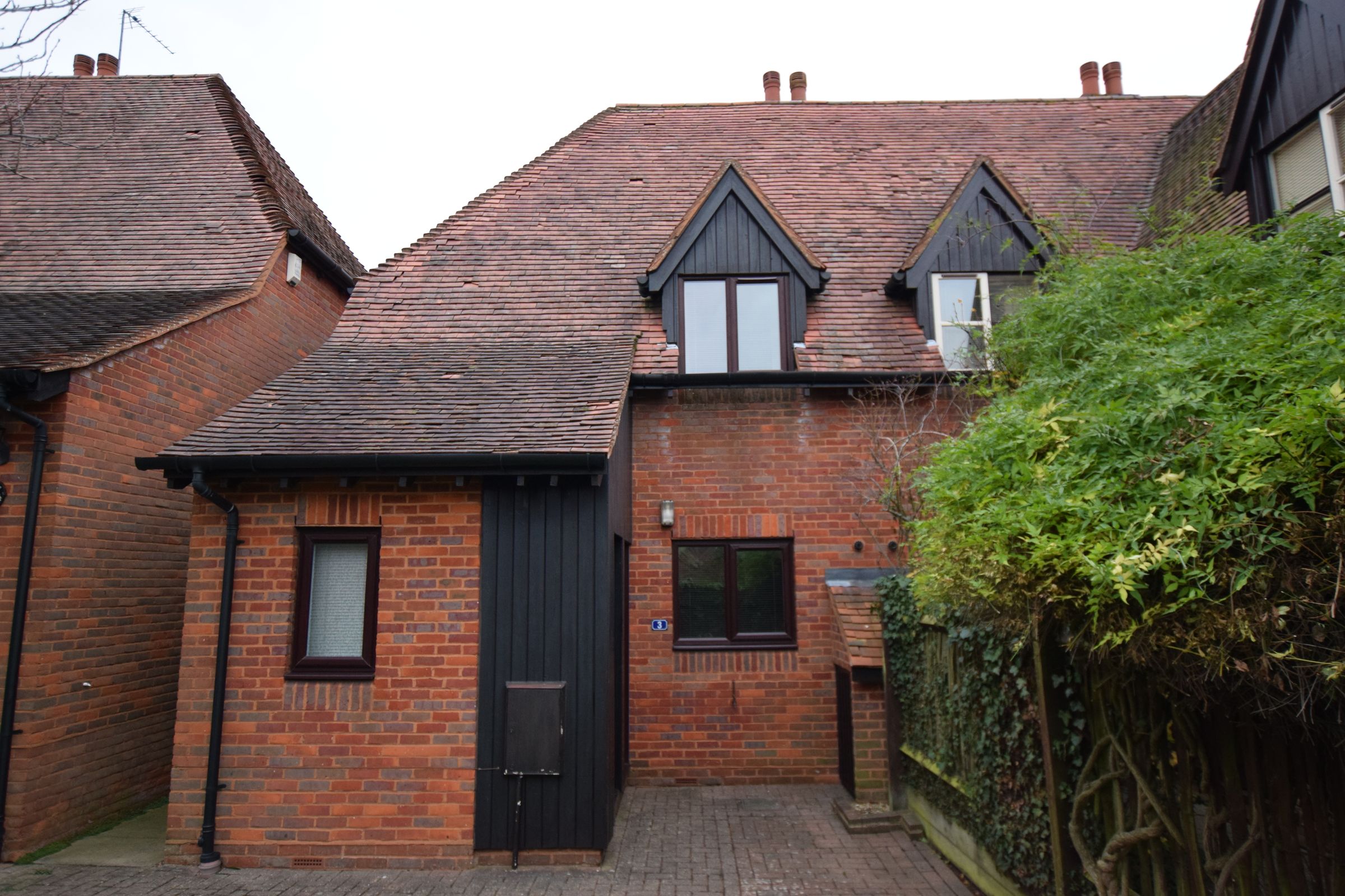 2 bed terraced house to rent in Eynsham Court, Woolstone, Milton Keynes