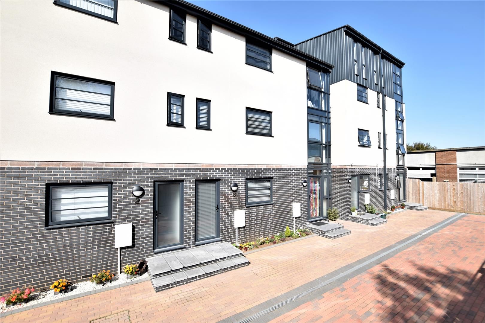 2 bed flat for sale in Avonmouth Road, Avonmouth, Bristol BS11 Zoopla