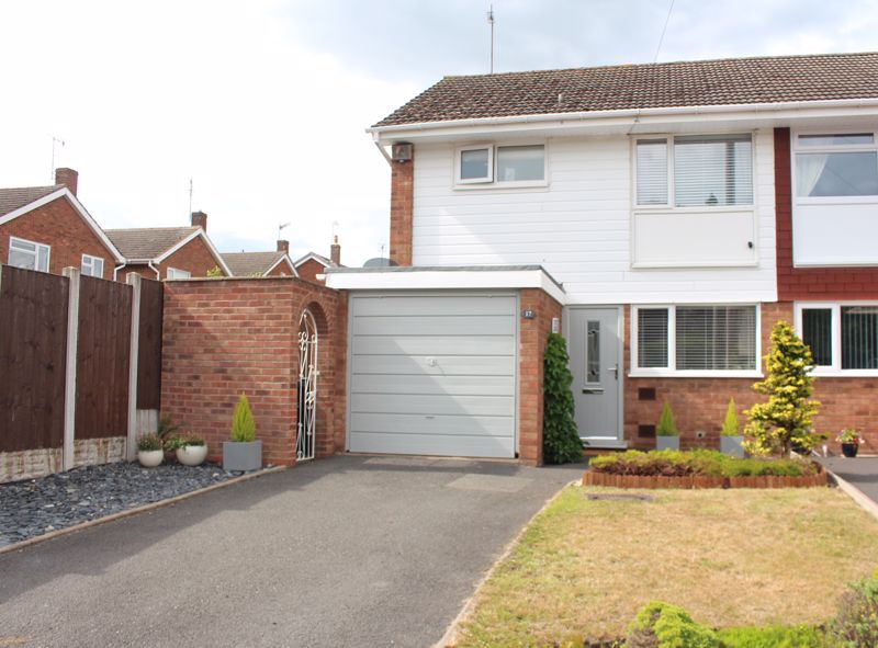 3 bed semidetached house for sale in Almond Road, Kingswinford DY6