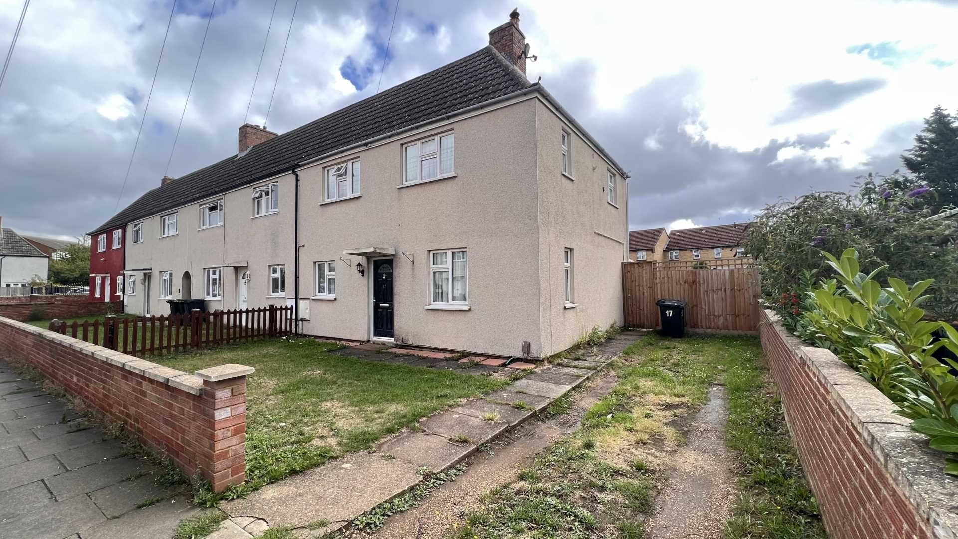 3 bed end terrace house for sale in Newton Road, Bedford MK42 Zoopla