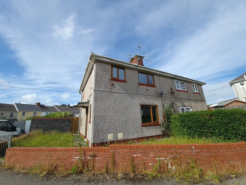3 bed semidetached house to rent in Graig Avenue, Llanelli