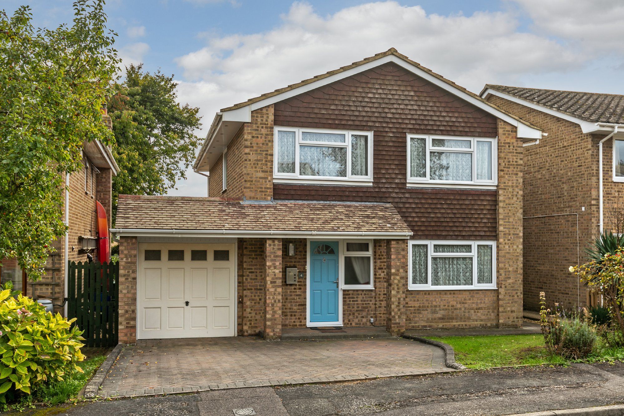 4 bed detached house for sale in Cherry Close, South Wonston