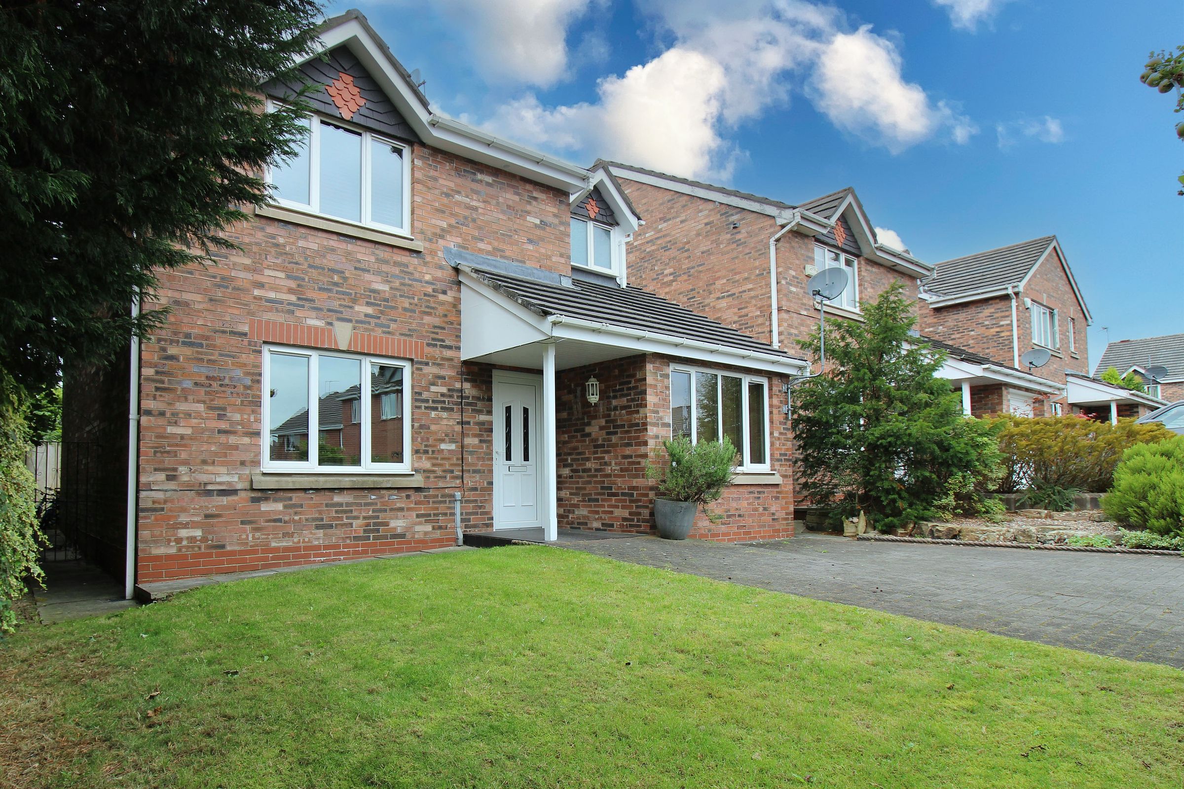 4 bed detached house for sale in Retford Avenue, Rochdale OL16 Zoopla