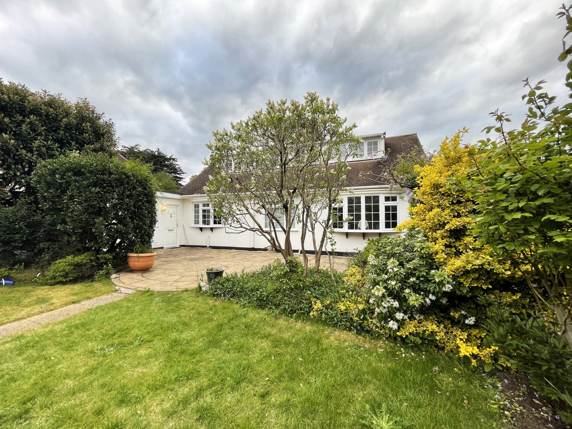 5 bed bungalow for sale in Long Lane, Uxbridge UB10 Zoopla