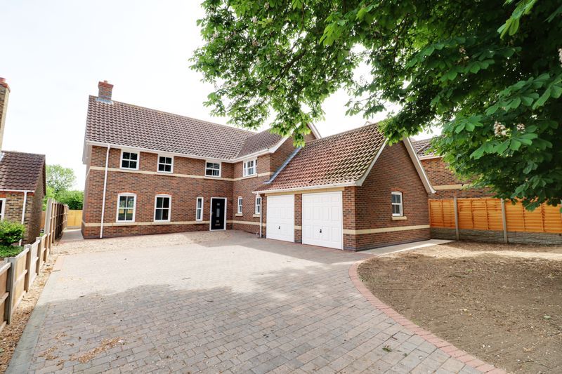 4 bed detached house for sale in High Street, Belton, Doncaster DN9