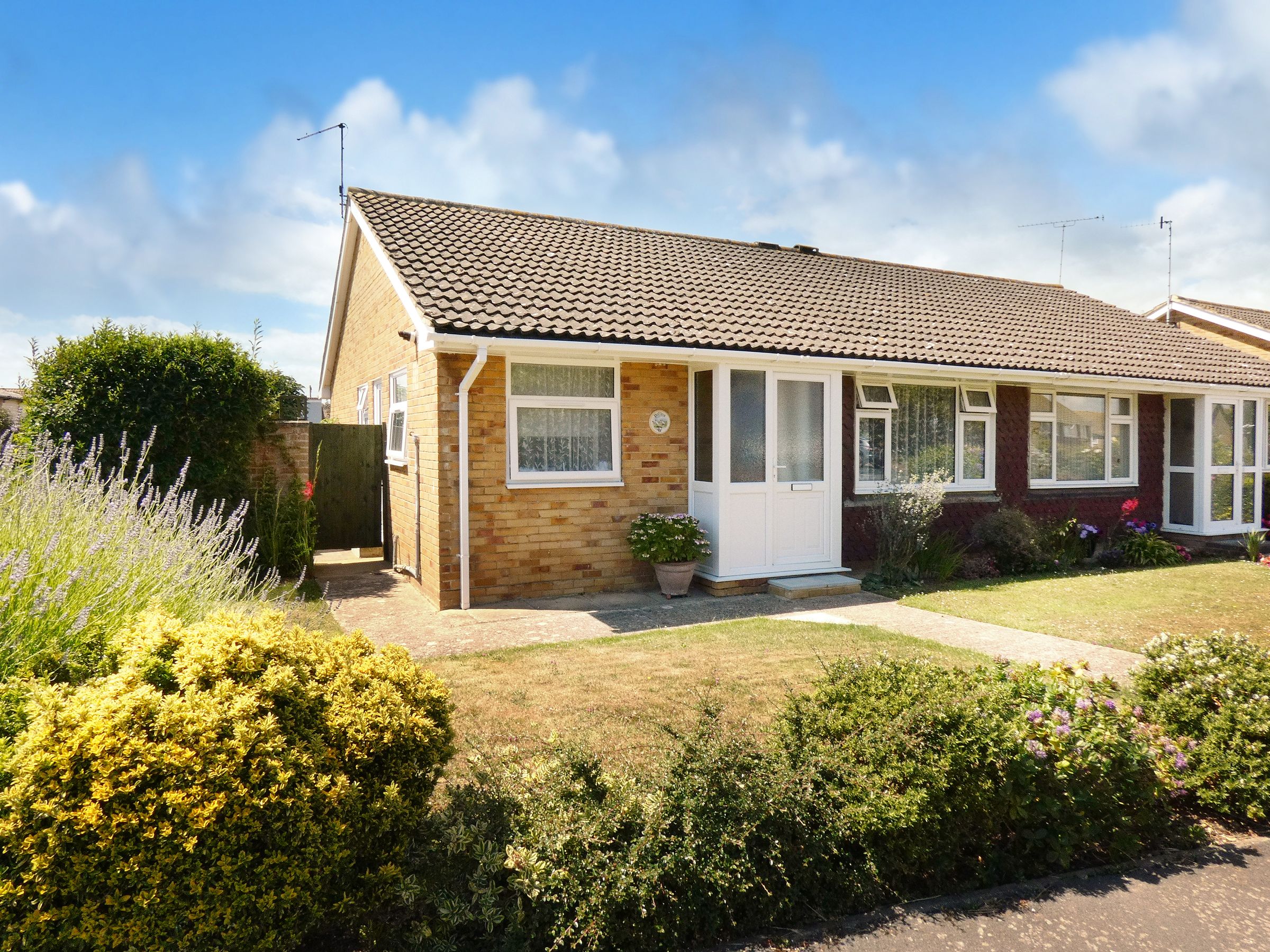 2 bed semidetached bungalow for sale in The Winter Knoll