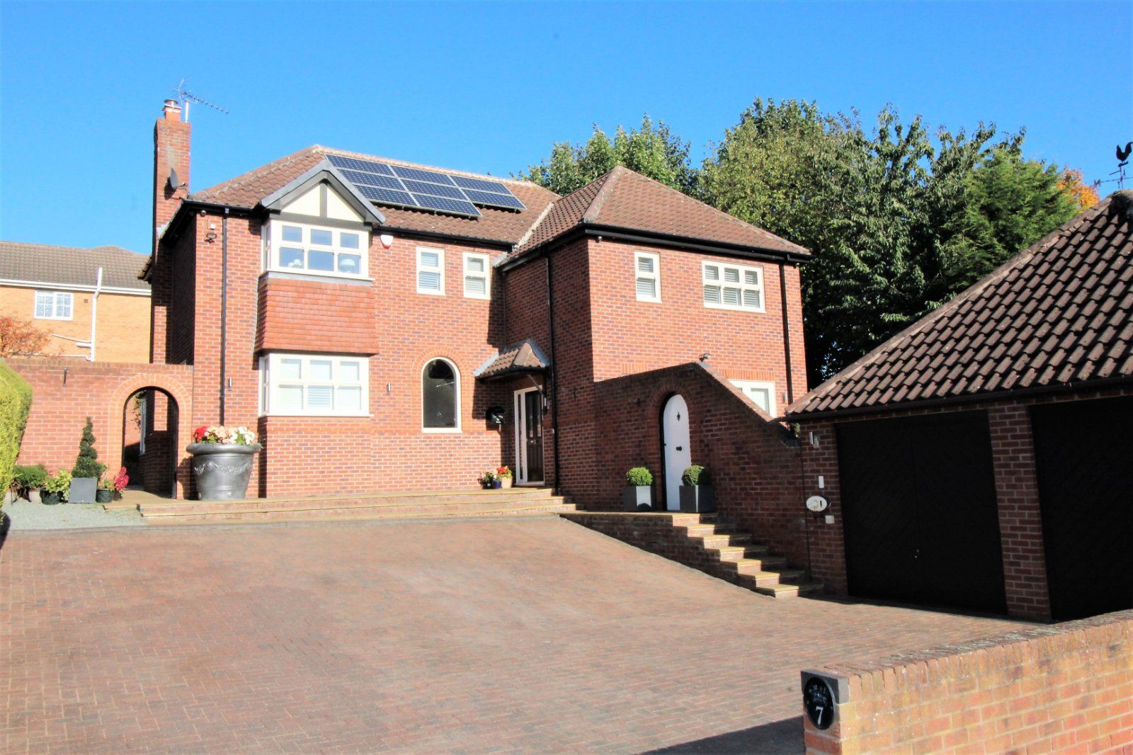 4 bed detached house for sale in Meadow Croft, Sprotbrough, Doncaster