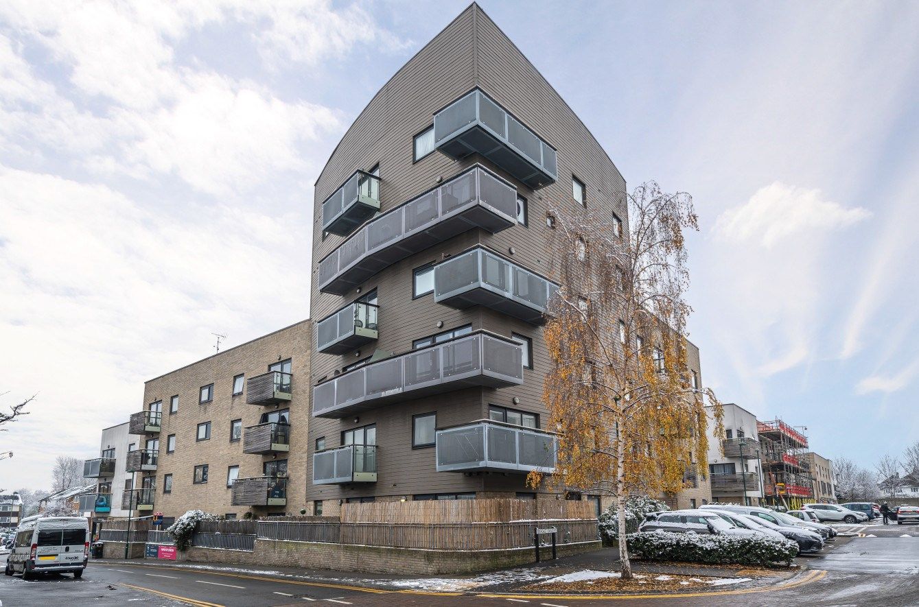 2 bed flat for sale in Ferndale Crescent, Carshalton SM5 Zoopla