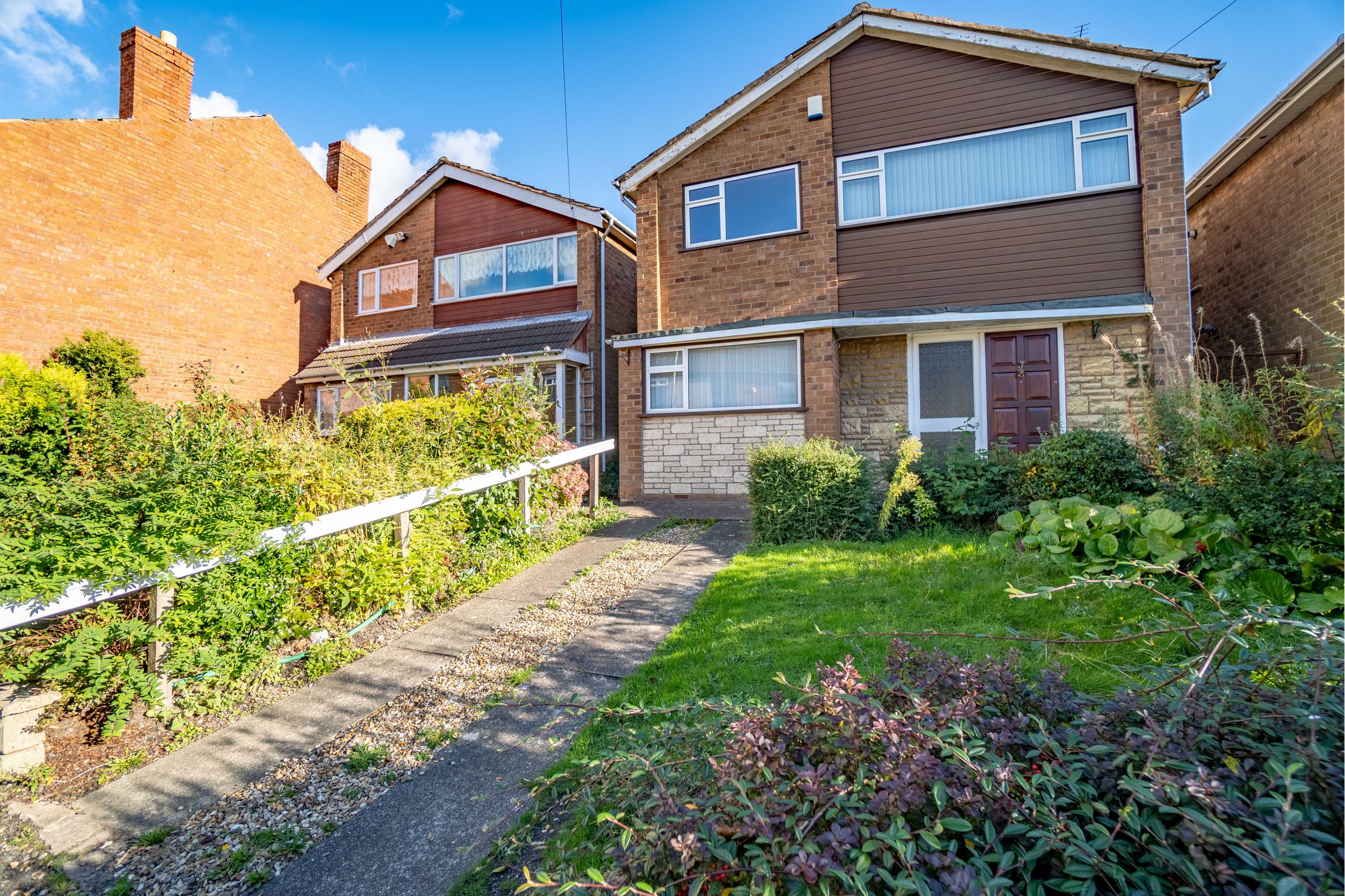 3 bed detached house for sale in Redhall Road, Gornal, West Midlands