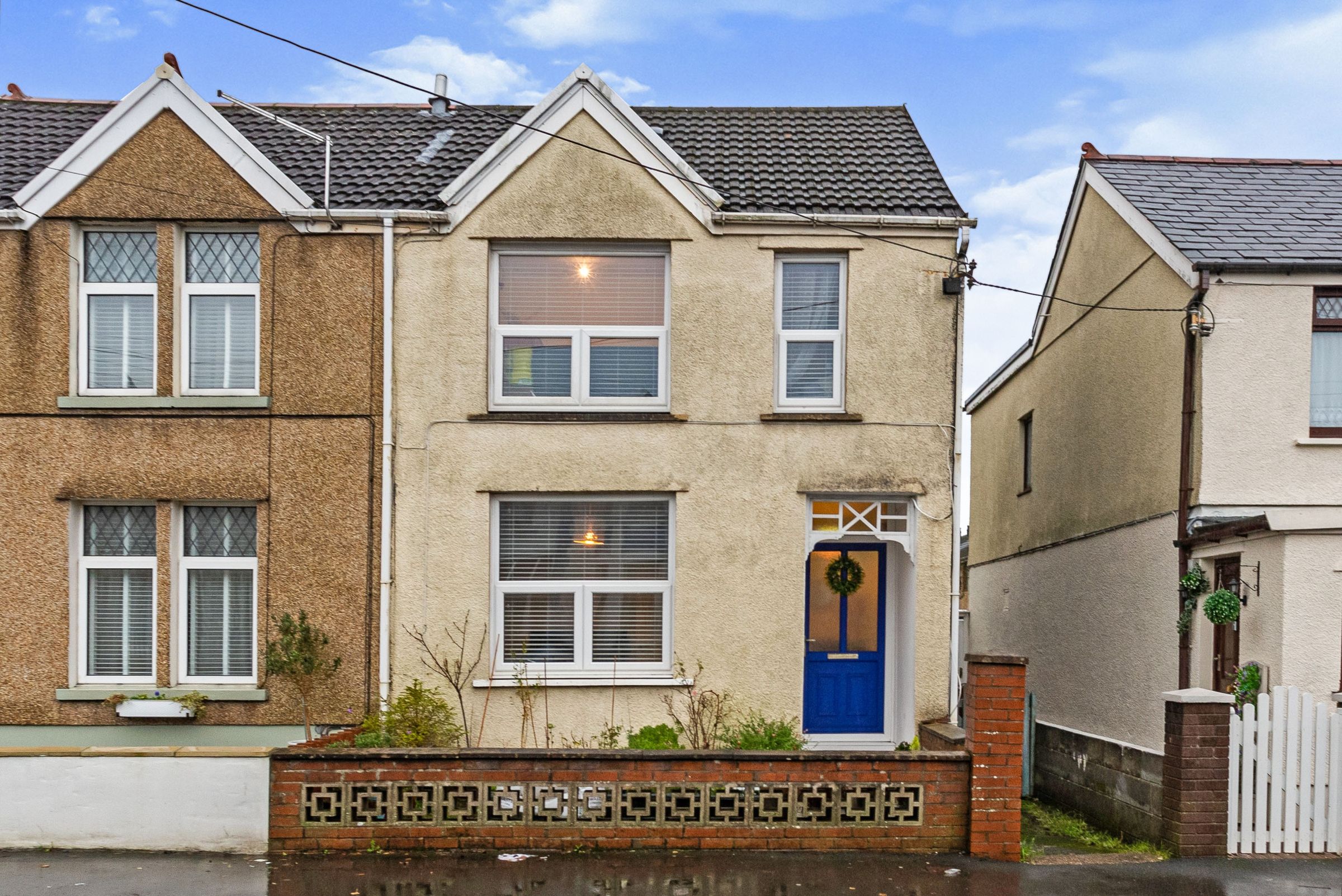 3 bed semidetached house for sale in Frampton Road, Gorseinon, Swansea