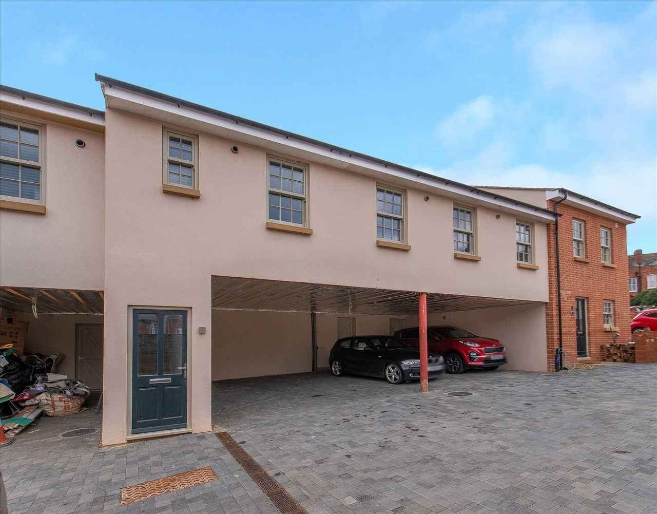 2 bed property to rent in North Square Court, Union Street, Newport