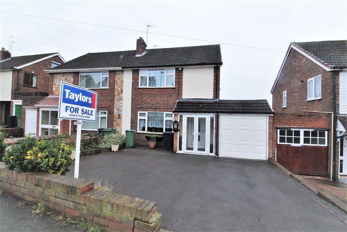 3 bed semidetached house for sale in Coleridge Rise, Straits, Lower