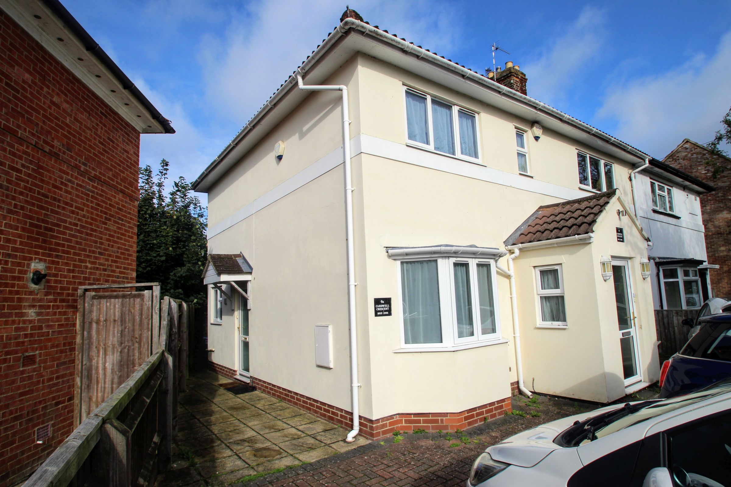 3 bed semidetached house to rent in Cardwell Crescent, Headington