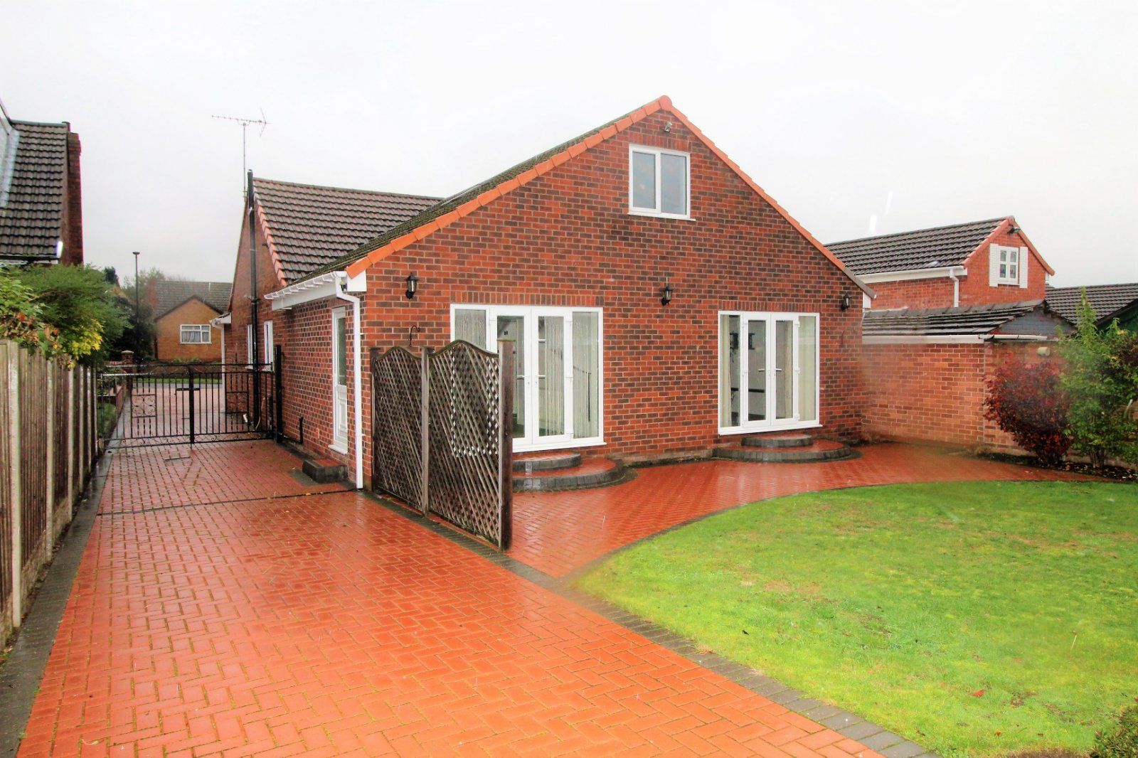 3 bed bungalow for sale in Ingham Road, Bawtry, Doncaster, South