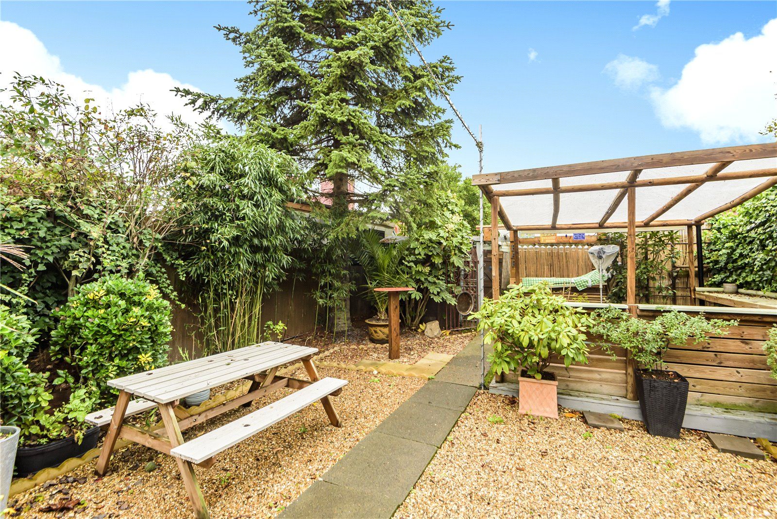 3 bed semidetached house for sale in Camrose Avenue, Edgware