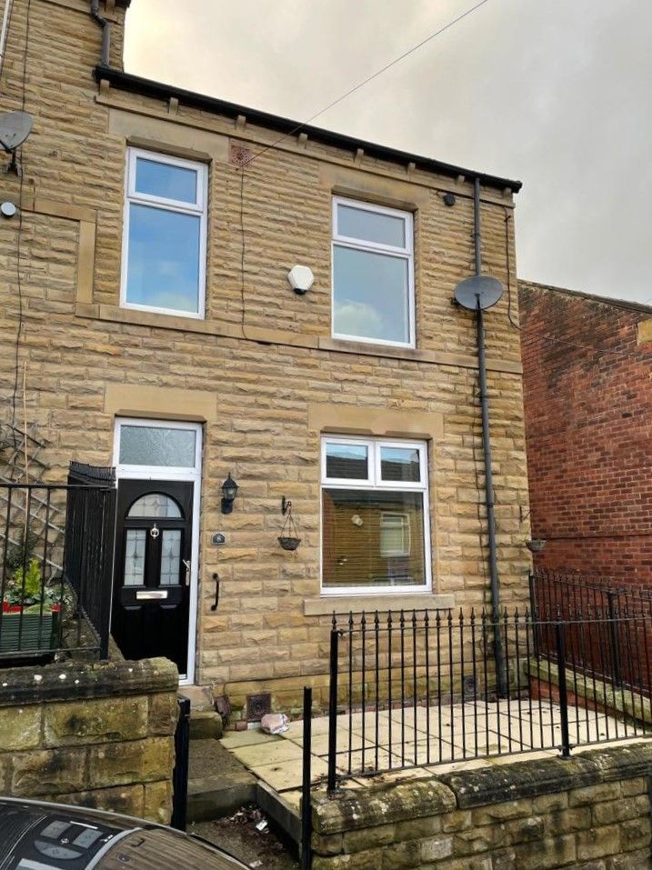 3 bed end terrace house for sale in Upper Croft Road, Batley WF17 Zoopla