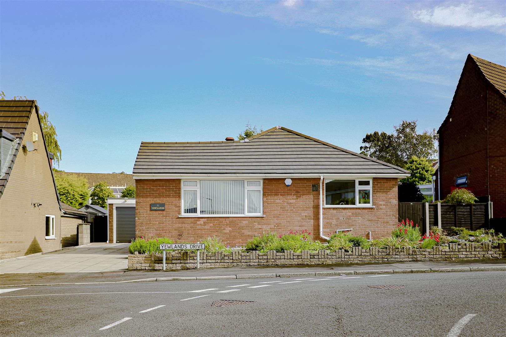 3 bed detached bungalow for sale in Yewlands Drive, Burnley BB10 Zoopla