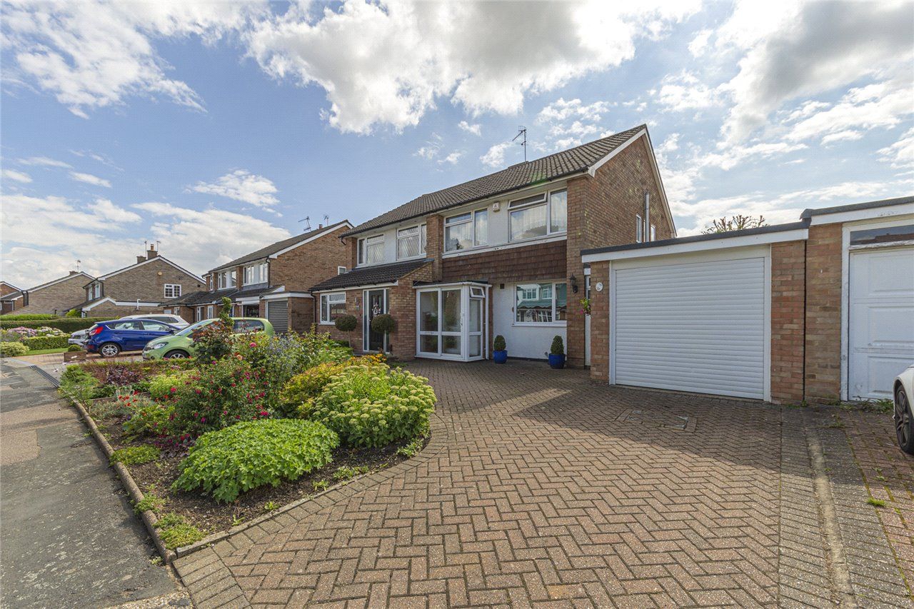 The Horseshoe, Leverstock Green, Hemel Hempstead HP3  