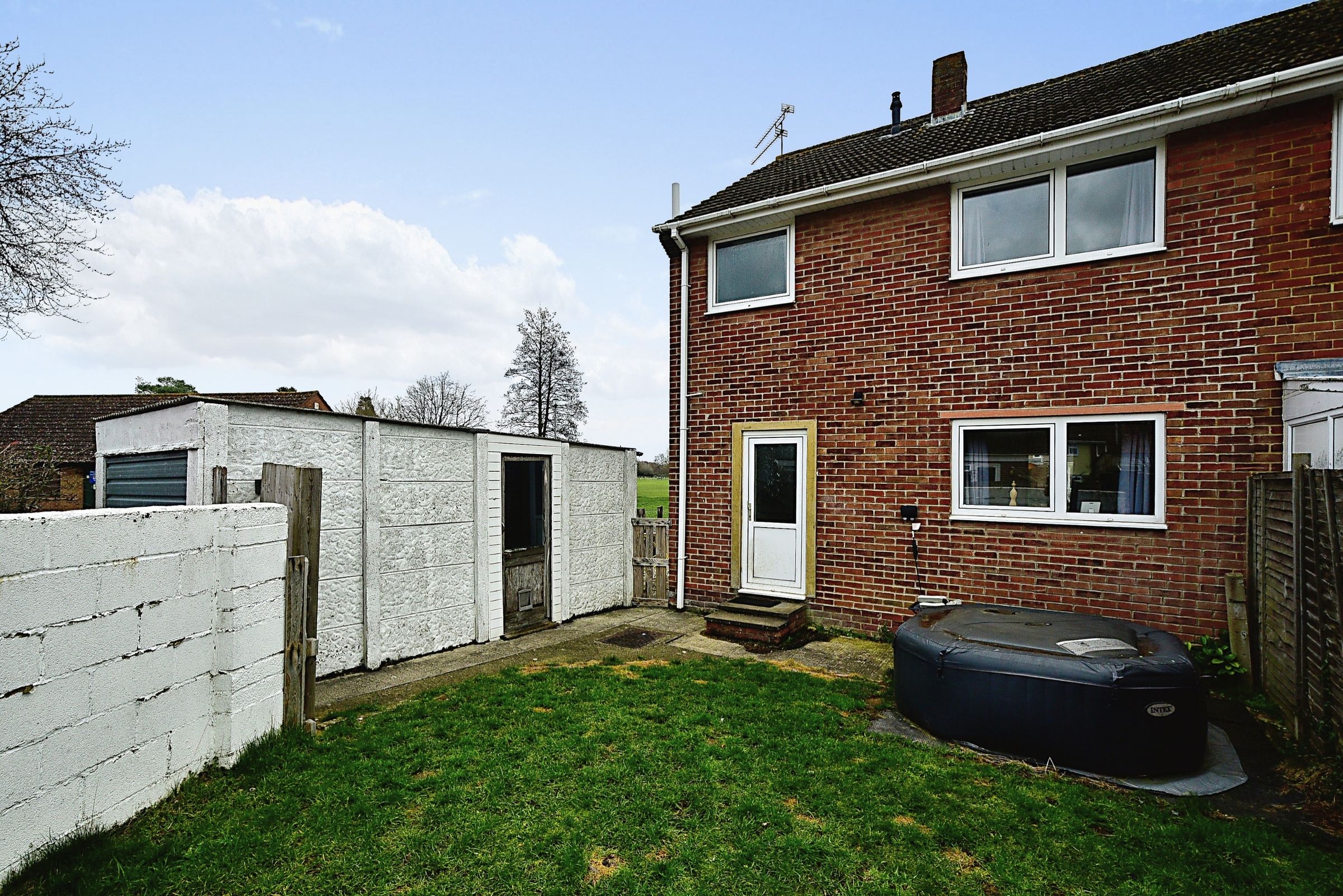 3 bed semidetached house for sale in Maunsell Way, Wroughton SN4 Zoopla
