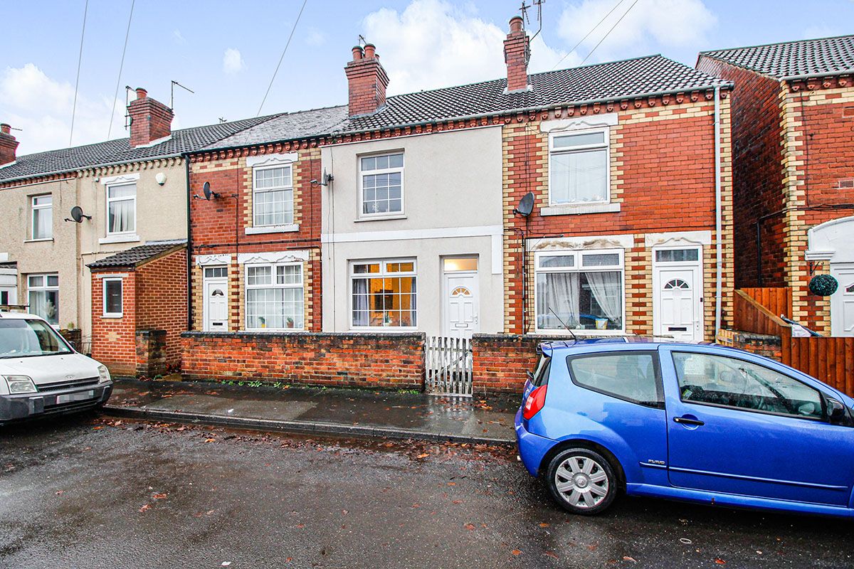 2 bed terraced house for sale in Sunnymede Terrace, Askern, Doncaster
