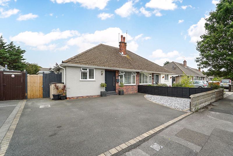 3 bed semidetached bungalow for sale in Beaumont Close, WestonSuper