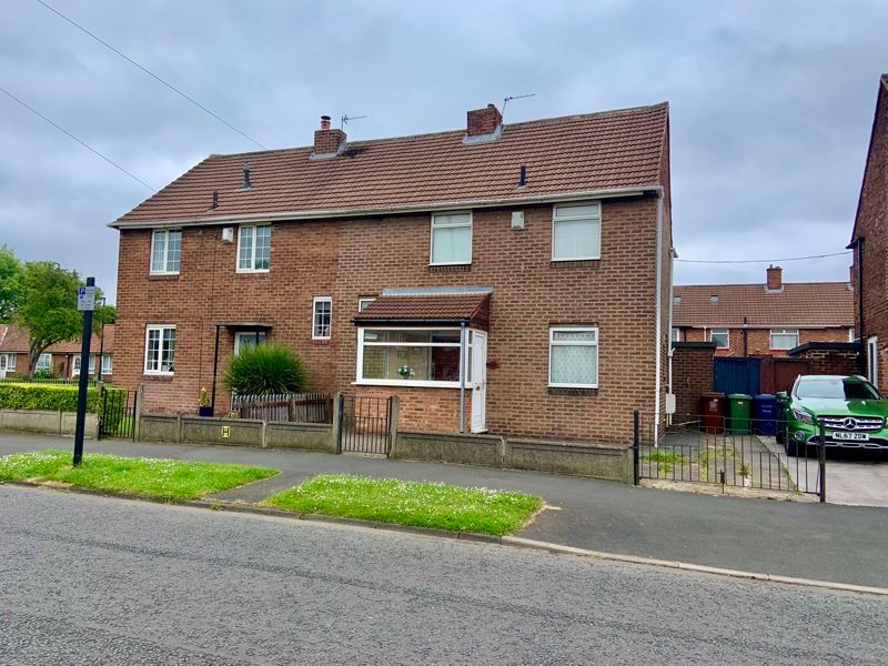 3 bed semidetached house for sale in Fairways Avenue, Benton