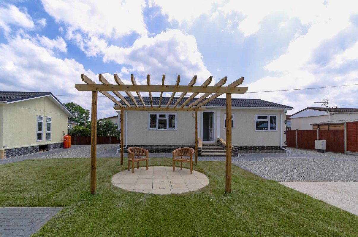 Residential Park Home, Windsor, Berkshire SL4
