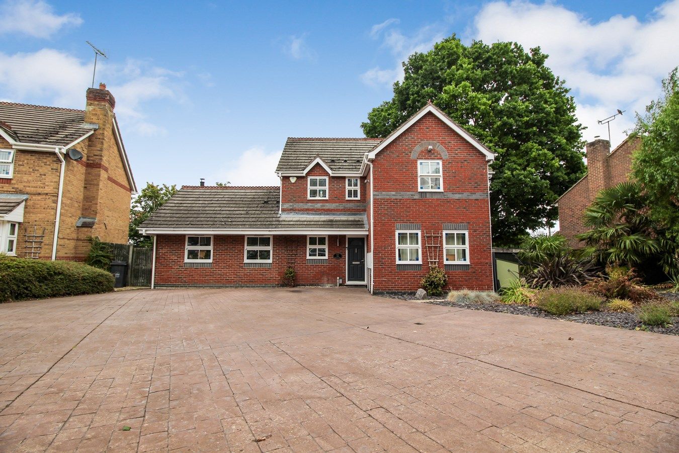 4 bed detached house for sale in The Sadlers, Tilehurst, Reading RG31