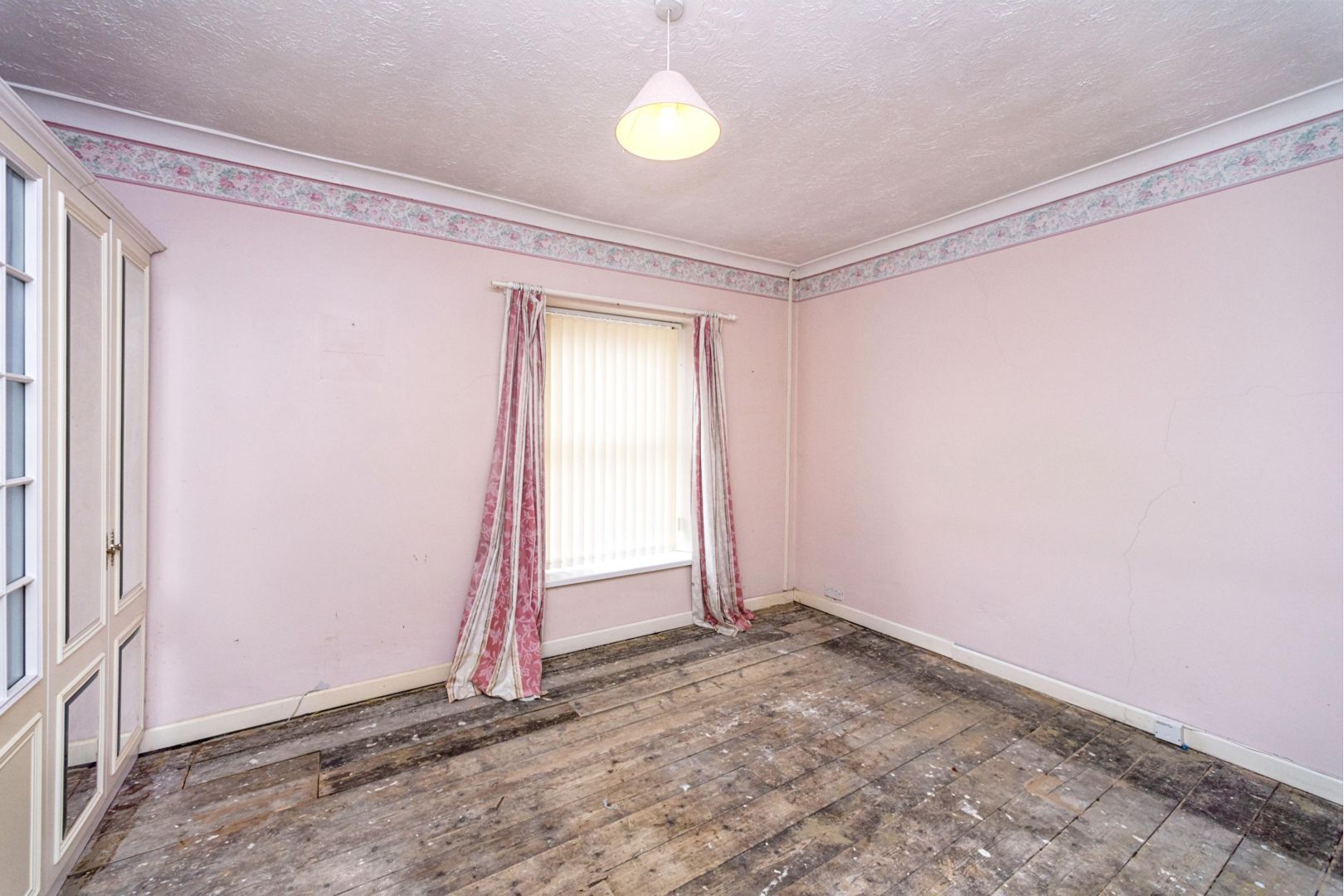 2 bed terraced house for sale in Manor Road, Manselton SA5 Zoopla
