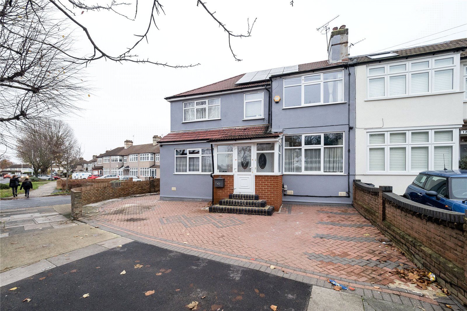 5 bed semidetached house for sale in Upper Rainham Road, Hornchurch