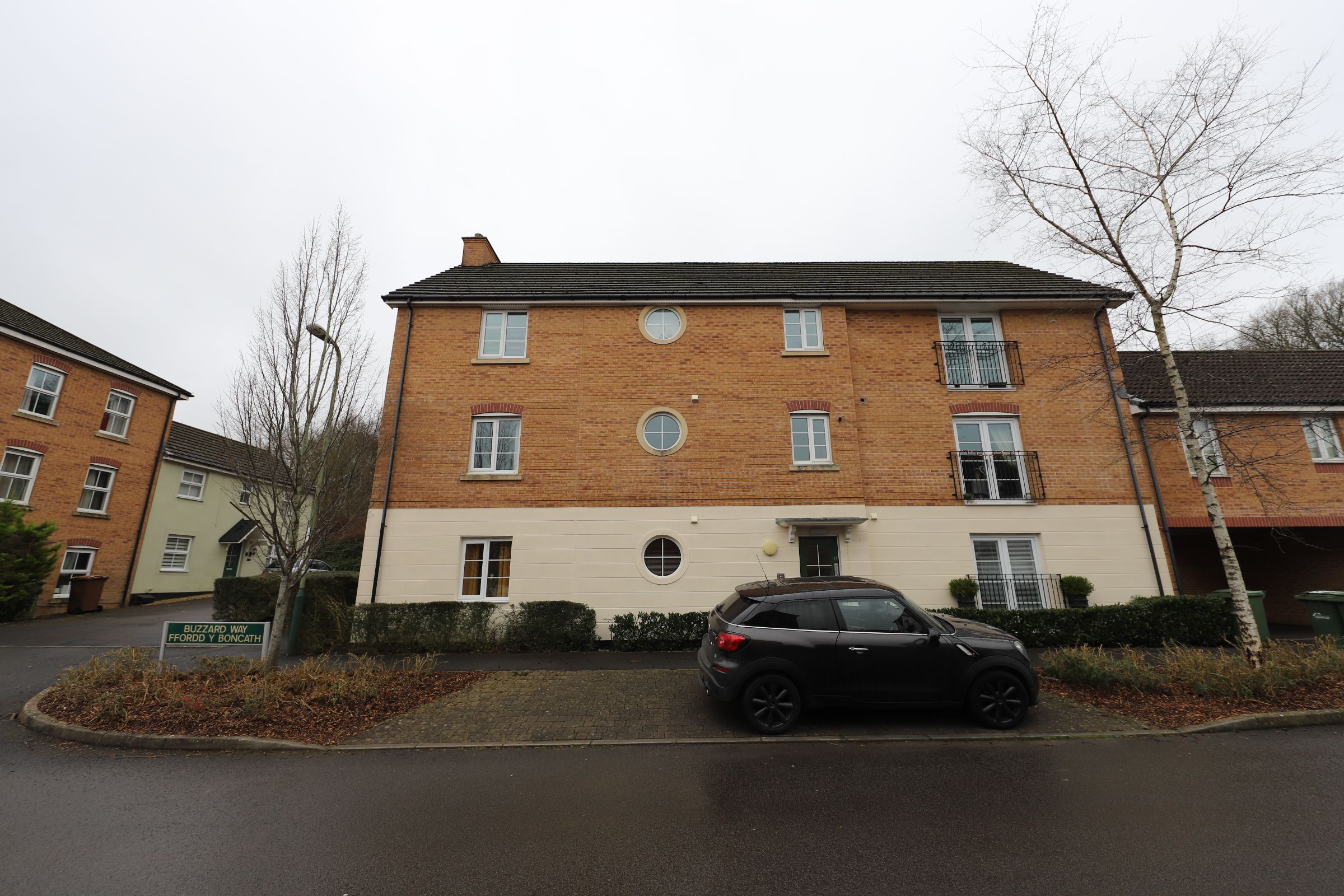 1 bed flat for sale in Buzzard Way, Penallta, Hengoed CF82 Zoopla