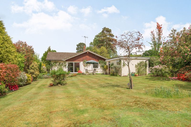 3 bed bungalow for sale in Franksfield, Peaslake, Guildford GU5 Zoopla